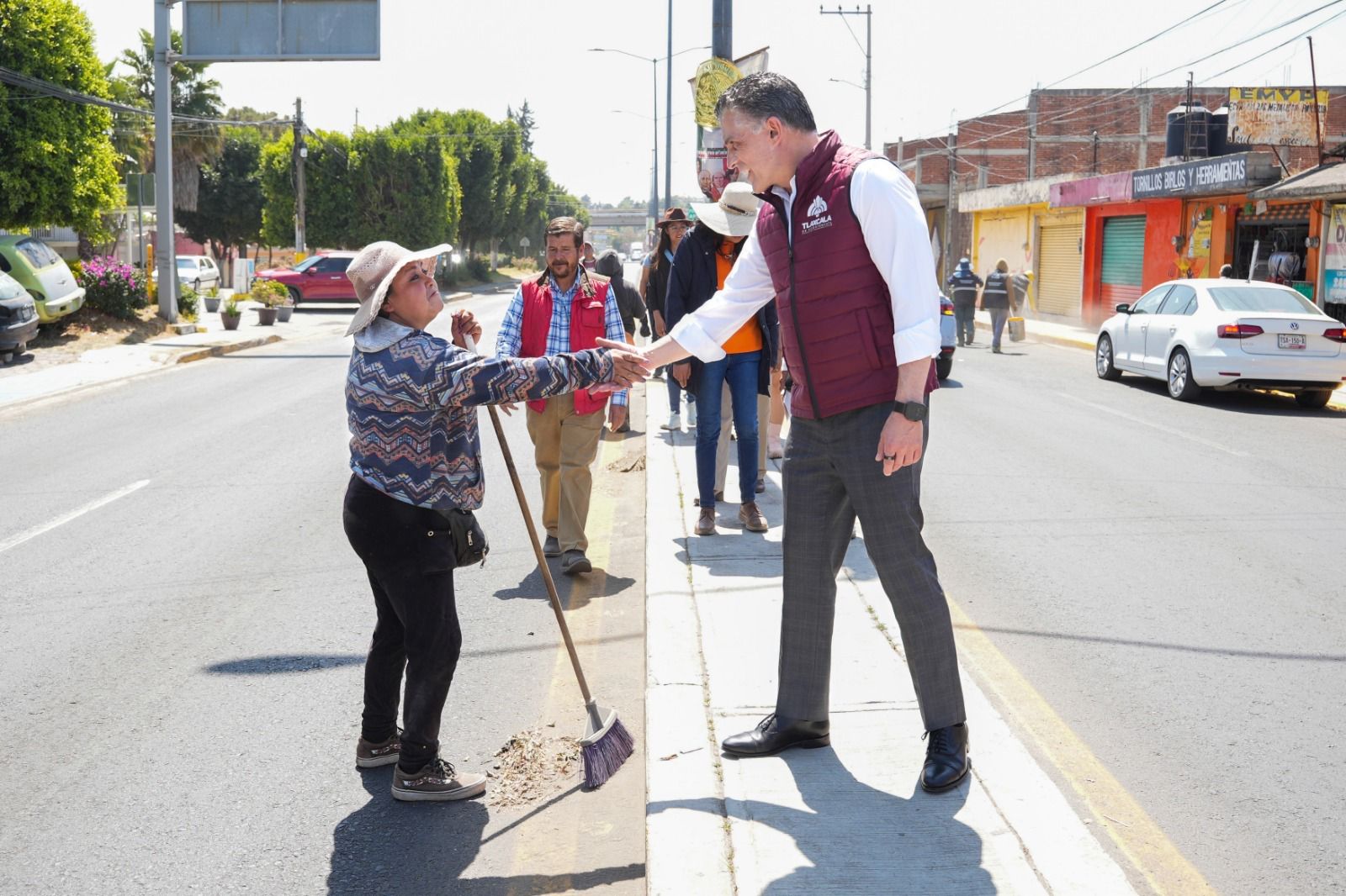 Supervisa alcalde Alfonso Sánchez acciones de'Menos escritorio y más territorio' en el bulevar de la carretera Puebla-Tlaxcala